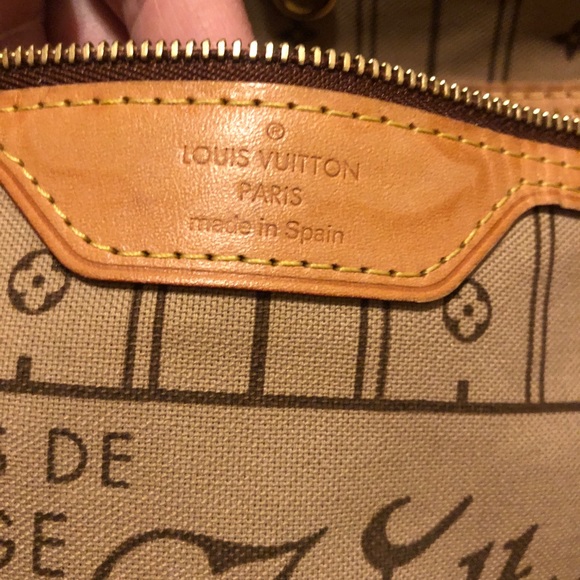 Authentic Louis Vuitton Neverfull MM Bag - Picture 5 of 8